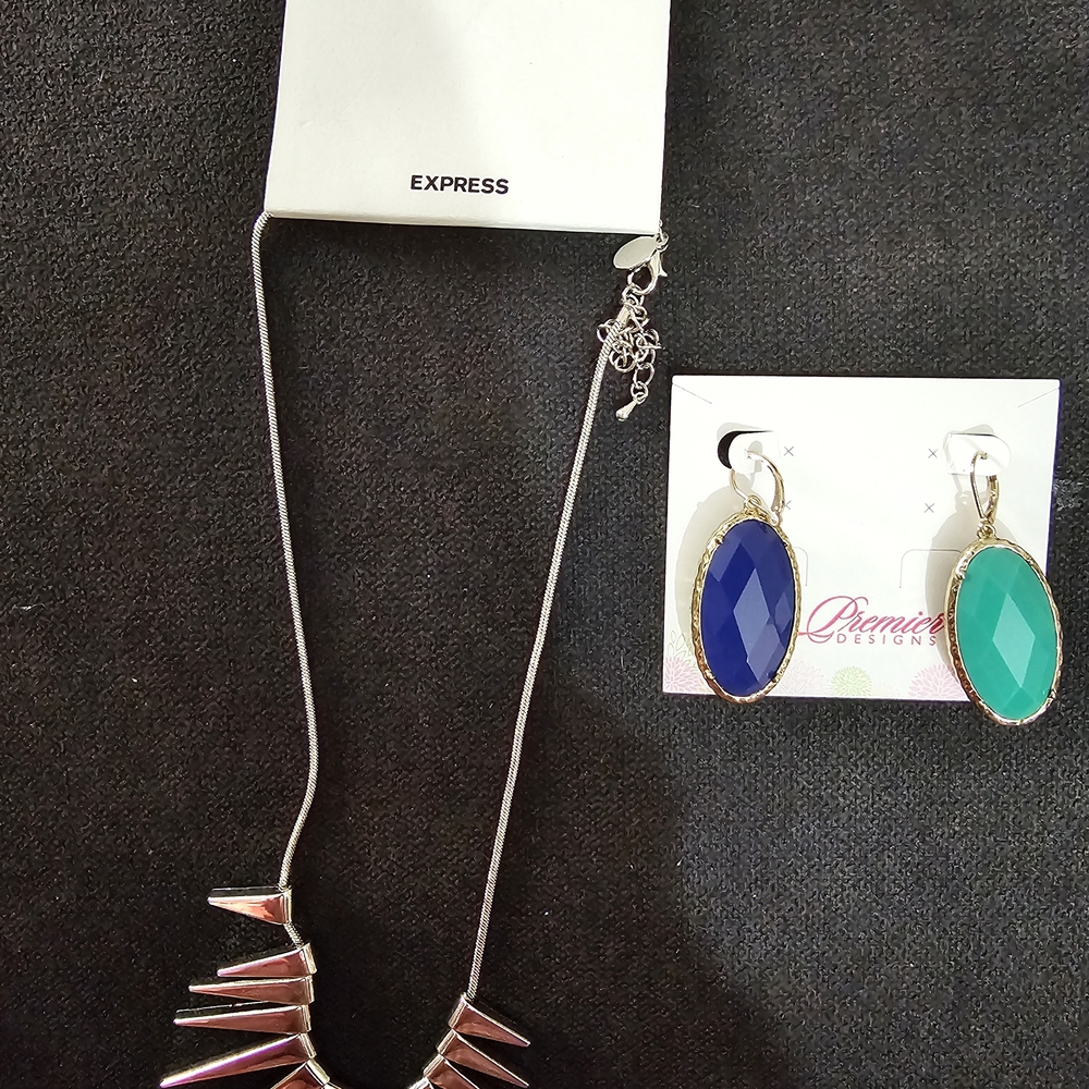 Premier Gold and Blue Oval Earrings - Picture 5 of 5